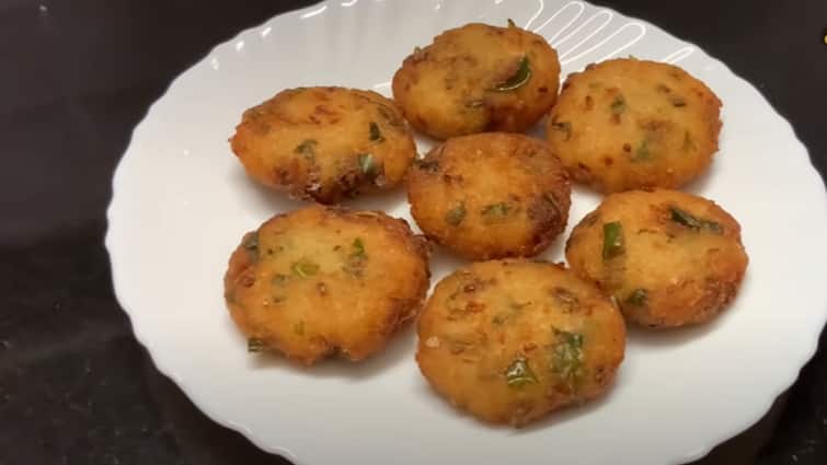tasty and crispy poha vada recipe best snack recipe Poha Vada: மொறு மொறு அவல் வடை.. இப்படி செய்து பாருங்க சுவை சூப்பரா இருக்கும்!