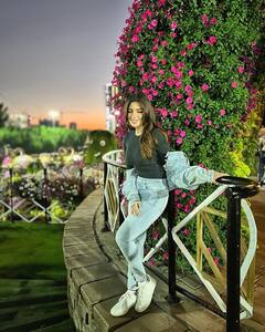 Shama Sikander: બ્લૂ જિન્સ અને બ્લેક ટી-શર્ટમાં શમા સિકંદરે શેર કરી તસવીરો