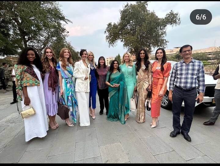 डॉ. हेडगेवारांच्या आणि गोळवलकर गुरूजी यांच्या समाधीस्थळाचे त्यांनी दर्शन घेतले.  (Photo Credit :  ABP Majha Reporter/ Nagpur)