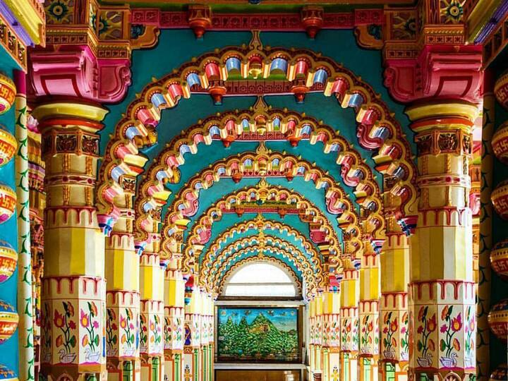 Shantinath Mandir is southwest of Bedi Gate in Jamnagar. The temple features intricate carvings, murals of Jain saints, and a marble floor with Jain patterns. It's named after Shantinatha, the 16th Tirthankara. (Image source:  Instagram/bhaaratvarsh )