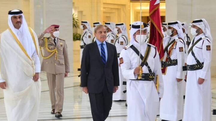 शरीफ ने कश्मीर मुद्दे पर बयान देते हुए कहा था, 'हमारा खून खौल रहा है. कश्मीर को हम पाकिस्तान का हिस्सा बनाकर ही रहेंगे.' पूर्व पीएम ने यह विवादित बयान एक चुनावी रैली में दिया था.