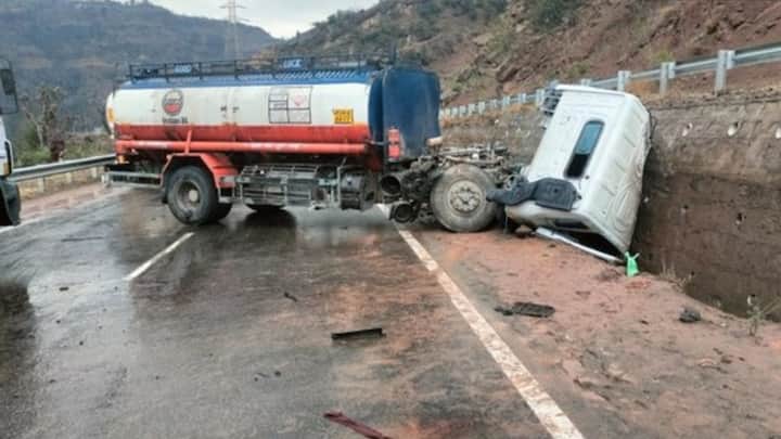 Jammu Kashmir Road Accident Speeding tanker collides with hill in Udhampur one dead Jammu Kashmir News: उधमपुर में भीषण सड़क हादसा, तेज रफ्तार टैंकर पहाड़ी से टकराया, एक की मौत