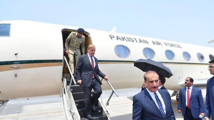 एक बार फिर से वह पाकिस्तान के प्रधानमंत्री बनने वाले हैं. ऐसे में उनके नाम को लेकर भारत में चर्चा जोरों पर है. ऐसा नहीं है कि शरीफ भारत के साथ बातचीत के लिए तैयार नहीं है, लेकिन कश्मीर के खिलाफ उनका नापाक रुख बीच में अड़ंगा आ जाता है.