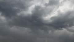 Delhi Rain News: दिल्ली में सुबह से हो रही बारिश ने बदला मौसम का मिजाज, अगले पांच दिनों तक कैसा रहेगा मौसम