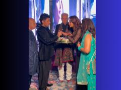 ब्लैक सीक्वेन में ट्विनिंग कर सुरभि चंदना-करण शर्मा ने की सगाई, कपल के फोटोज वायरल