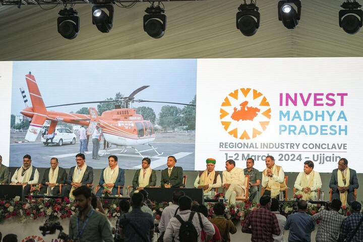 इस कार्यक्रम में केंद्रीय मंत्री अर्जुन मेघवाल शामिल हुए, जबकि केंद्रीय मंत्री पीयूष गोयल वर्चुअली लॉन्च में शामिल हुए. अधिकारियों ने बताया कि इस सुविधा का नाम पहले मुख्यमंत्री एयर एम्बुलेंस सेवा था, लेकिन बाद में इसका नाम बदलकर पीएम श्री एयर एम्बुलेंस सेवा कर दिया गया.