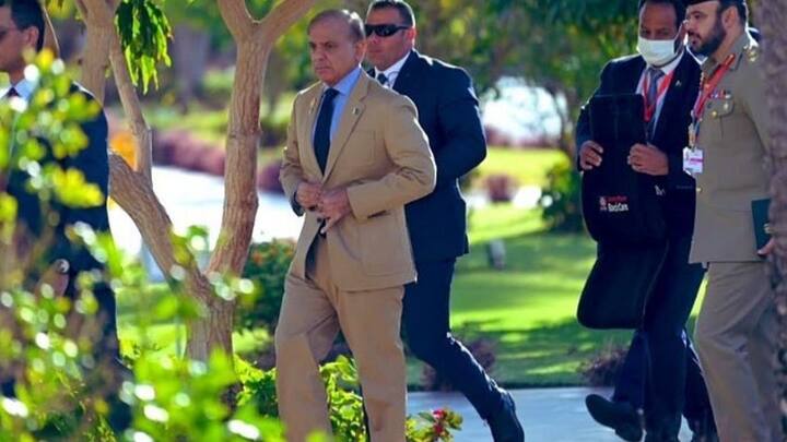 शहबाज शरीफ ने यह भड़काऊ बयान तब दिया था जब वह मुस्लिम लीग-नवाज की तरफ से प्रधानमंत्री पद के प्रबल दावेदार थे. शरीफ के इस बयान की उस दौरान भारत में जमकर निंदा हुई थी. वहीं भारत के खिलाफ उनके रुख का भी अंदाजा भी लग गया था.