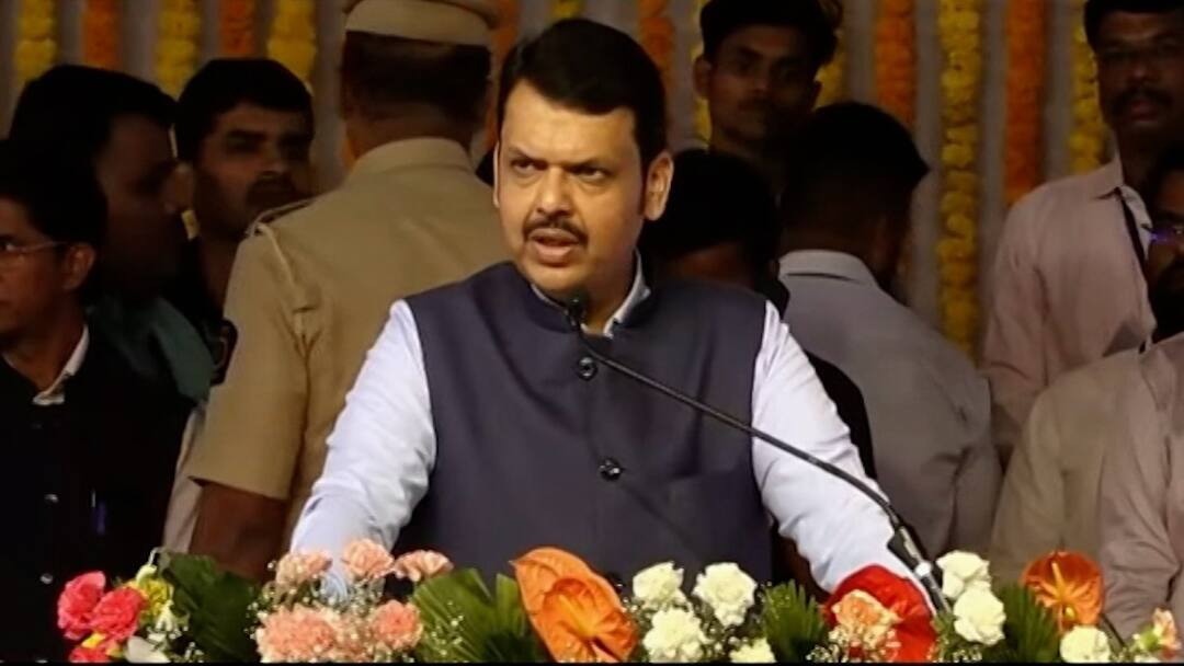 Devendra Fadnavis : रोजगार मेळाव्यात 55 हजार पदे सूचित! अजित पवारांच्या पुढाकाराचा परिणाम, फडणवीसांकडून अजित पवारांचं तोंडभरून कौतुक Devendra Fadnavis Baramati Namo Rojgar Melava 55 thousand posts indicated in employment fair is result of Ajit Pawar s initiative praises Fadnavis maharashtra marathi News Devendra Fadnavis : रोजगार मेळाव्यात 55 हजार पदे सूचित! अजित पवारांच्या पुढाकाराचा परिणाम, फडणवीसांकडून अजित पवारांचं तोंडभरून कौतुक