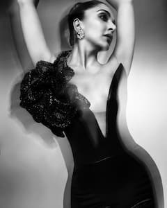 Kiara Advani photos: శిల్పంలా ఉన్న కియారా!