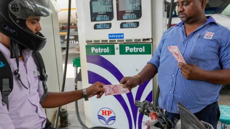 petrol and diesel price chennai on march 2nd 2024 know full details Petrol Diesel Price Today: சென்னையில் மாற்றம் கண்டதா பெட்ரோல்,டீசல் விலை? இன்றைய நிலவரம் இதோ..!