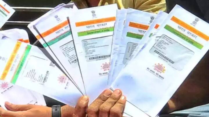 प्रक्रिया पूरी होने के बाद आपको एक्नॉलेजमेंट स्लिप मिलेगी. जिसमें आपका रिक्वेस्ट नंबर होगा. 90 दिन के भीतर आपका आधार कार्ड अपडेट हो जाएगा. आप चाहें तो उसे डाउनलोड कर सकते हैं. या नया आधार कार्ड ऑर्डर कर सकते हैं.