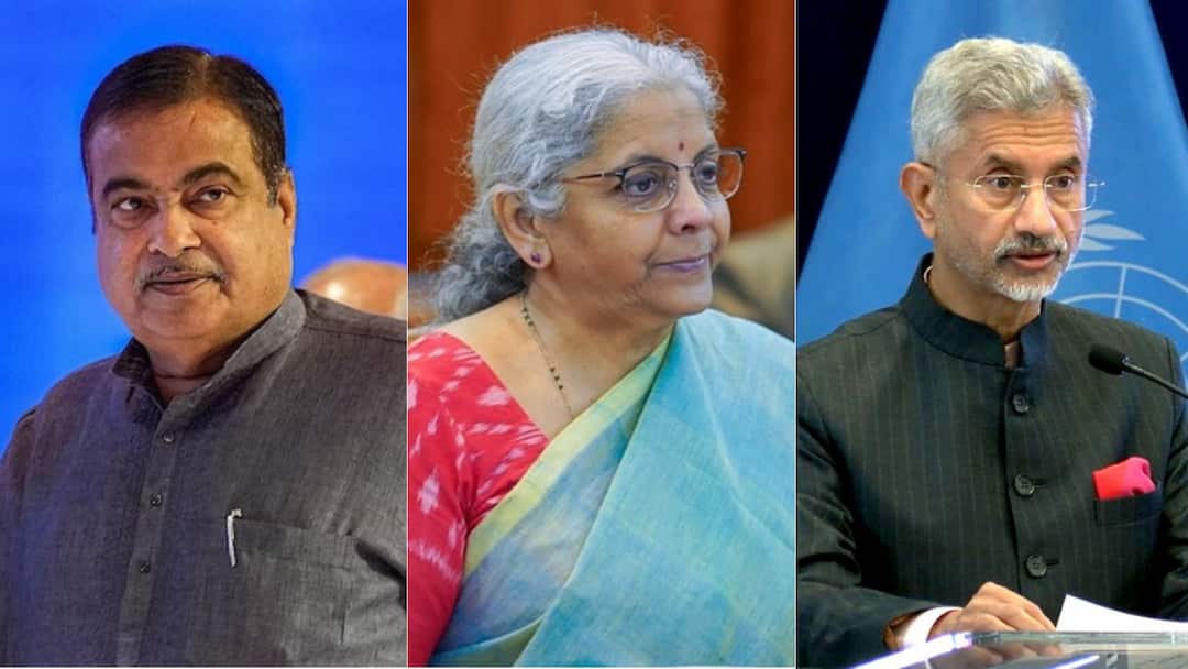 BJP Candidates List 2024 : भाजपच्या पहिल्या यादीत मोदी सरकारमधील दिग्गज मंत्र्यांना वगळलं, पाहा संपूर्ण यादी Lok sabha Election 2024 BJP Candidates List 2024 ministers of PM modi government who did not get tickets in first list bjp candidates nitin gadkari nirmala sitaraman girirraj singh s jaishankar marathi News BJP Candidates List 2024 : भाजपच्या पहिल्या यादीत मोदी सरकारमधील दिग्गज मंत्र्यांना वगळलं, पाहा संपूर्ण यादी