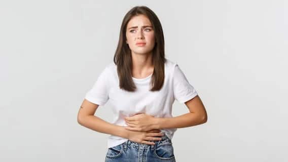 Acidity Problem : जेवणानंतर तुम्हालाही ॲसिडिटीचा त्रास होतो का? तज्ञांकडून जाणून घ्या कारण Acidity Problem : जेवणानंतर तुम्हालाही ॲसिडिटीचा त्रास होतो का? तज्ञांकडून जाणून घ्या कारण