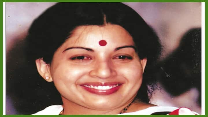 Tamil Nadu ex chief minister Jayalalitha : தமிழ்நாட்டின் முன்னாள் முதலமைச்சர் ஜெயலலிதாவின் அரசியல் பயணங்களின் புகைப்படங்களை காண்போம்.