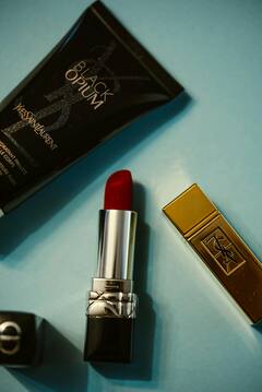 Lipstick Side Effects : लिपस्टिकचा अतिवापर धोकादायक ठरू शकतो, जाणून घ्या कसे !