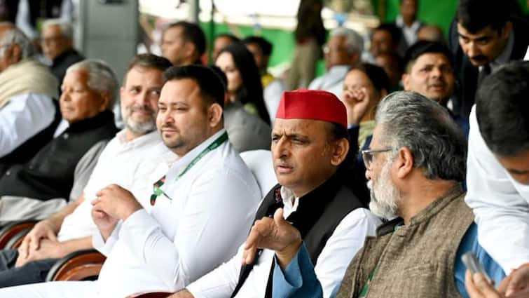 Akhilesh Yadav target BJP in Tejashwi Yadav Jan Vishwas Rally in Patna Lok Sabha Election 2024 Lok Sabha Election 2024: 'जब जोशीले नौजवान मिल जाते हैं तो बड़े-बड़े...', अखिलेश यादव ने किसे दिया संदेश?