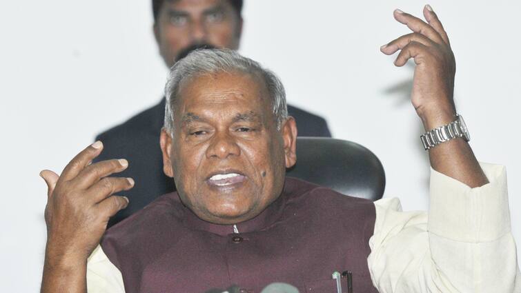 Jitan Ram Manjhi Question to Tejashwi Yadav Why was Rabri Devi kept Away from the election meeting राबड़ी देवी को चुनावी सभा से क्यों रखा गया दूर? जीतन राम मांझी का तेजस्वी यादव से सवाल