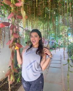 Ketika Sharma: సాయంత్రం మార్నింగ్ చెబుతావేంటి అమ్మాయ్ - రొమాంటిక్ కేతిక కబుర్లు