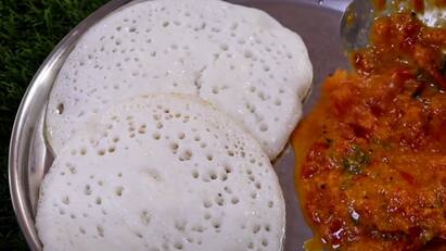coconut dosa and tasty tomato gravy recipe Coconut Dosa Tomato Gravy: சுடச்சுட தேங்காய் தோசை மற்றும் சுவையான தக்காளி குழம்பு  - செய்முறை இதோ!