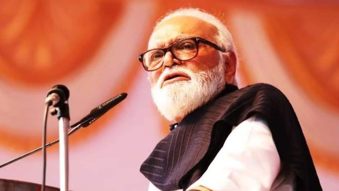 Chhagan Bhujbal criticizes Manoj Jarange Patil on allegations against Devendra Fadnavis Maratha Reservation Nashik Maharashtra Marathi News 'कोण कशाला जरांगेंचा घात करेल? त्यांची सगळी नाटकं मराठा समाजाला समजली'; छगन भुजबळांचे टीकास्त्र