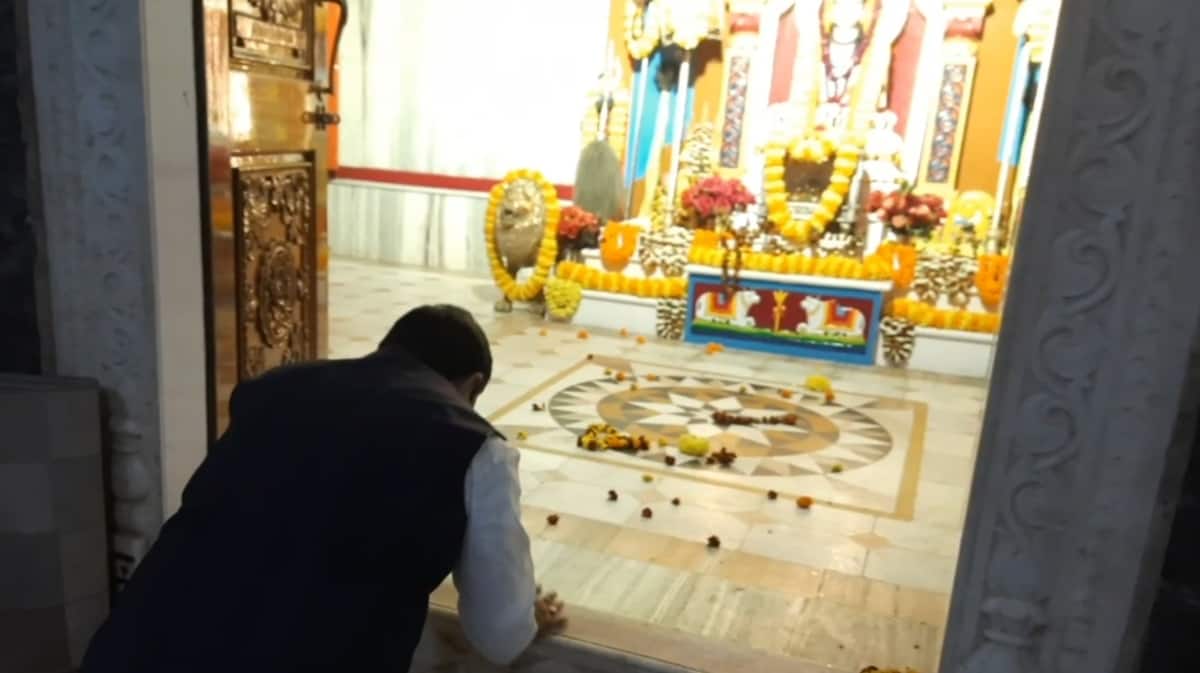 कुशीनगर सांसद विजय कुमार द्विवेदी ने गोरखनाथ मंदिर में किया दर्शन