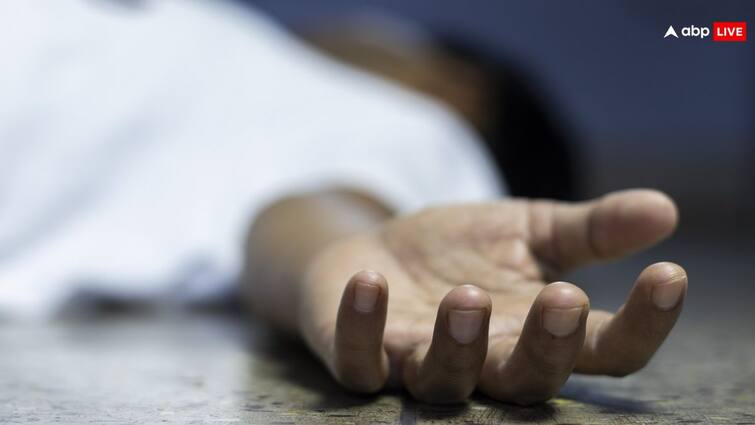 Tripura Agartala 82 Year Old woman Bed-Ridden Found Living With Dead body of Son in house  Agartala में द‍िल दहला देने वाली घटना! 8 द‍िन तक बेटे की लाश के साथ रही 82 साल की बुजुर्ग, इस हालत में म‍िली जिंदा
