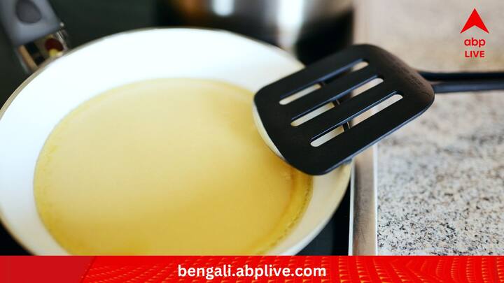 ফ্রেঞ্চ অমলেট হোক বা স্প্যানিশ অমলেট, নানা ভাবে, নানা স্বাদে এটি খাওয়া সম্ভব। বিশ্বের নানা প্রান্তের মানুষই কম-বেশি এই খাবার পছন্দ করেন। সবথেকে বড় কথা, অমলেট তৈরি করতে রান্নাঘরে বিস্তর উপকরণ কিছু লাগে না। (ছবি:Pixabay)