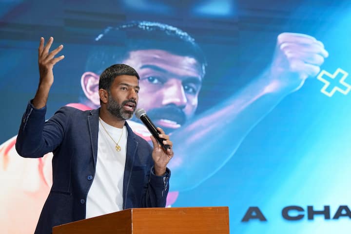 আপাতত প্যারিস অলিম্পিক্সের প্রস্তুতি শুরু করে দিয়েছেন বোপন্না। প্যারিসে কে হবেন তাঁর সঙ্গী? এখনও জল্পনা রয়েছে। বিশ্ব ব়্যাঙ্কিংয়ে প্রথম তিনশোর মধ্যে রয়েছেন, এরকম কাউকেই বেছে নেওয়ার সুযোগ থাকবে বোপন্নার। ছবি - পিটিআই