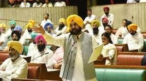 In the budget session of the Punjab Vidhan Sabha, there was a lot of commotion again know details abpp Punjab Budget Session 2024: ਵਿਧਾਨ ਸਭਾ 'ਚ ਖੜਕਾ-ਦੜਕਾ, ਸੀਐਮ ਮਾਨ ਨੇ ਕਿਹਾ...ਤਾਲਾ ਜੜੋ, ਕਿਤੇ ਵਿਰੋਧੀ ਦੌੜ ਨਾ ਜਾਣ...