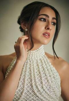 Sara Ali Khan: ਅਨੰਤ-ਰਾਧਿਕਾ ਦੇ ਪ੍ਰੀ-ਵੈਡਿੰਗ ਸੈਲੀਬ੍ਰੇਸ਼ਨ 'ਚ ਸਾਰਾ ਅਲੀ ਖਾਨ ਦਾ ਪਰਲ ਲੁੱਕ, ਵੇਖੋ ਤਸਵੀਰਾਂ