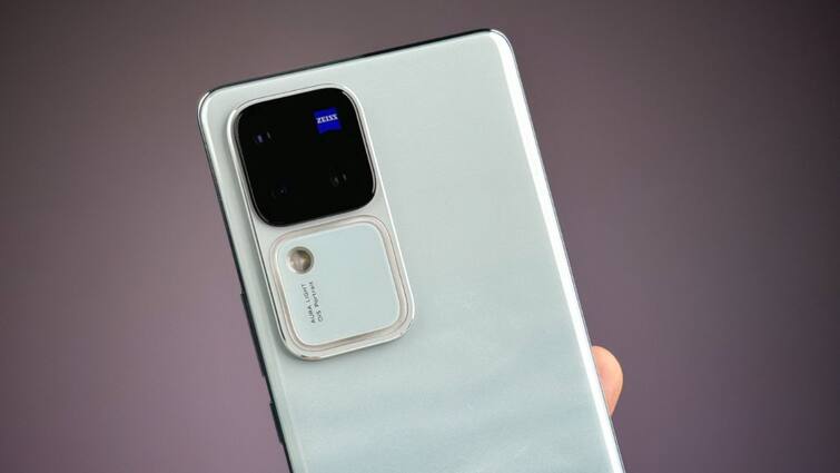 Vivo V30 and V30 Pro Price in India Tipped Ahead of Official Launch Check the Expected Features Vivo V30 Series: ভারতে আসছে ভিভো ভি৩০ এবং ভিভো ভি৩০ প্রো, দাম কত হতে পারে? কী কী ফিচারই বা থাকতে পারে?