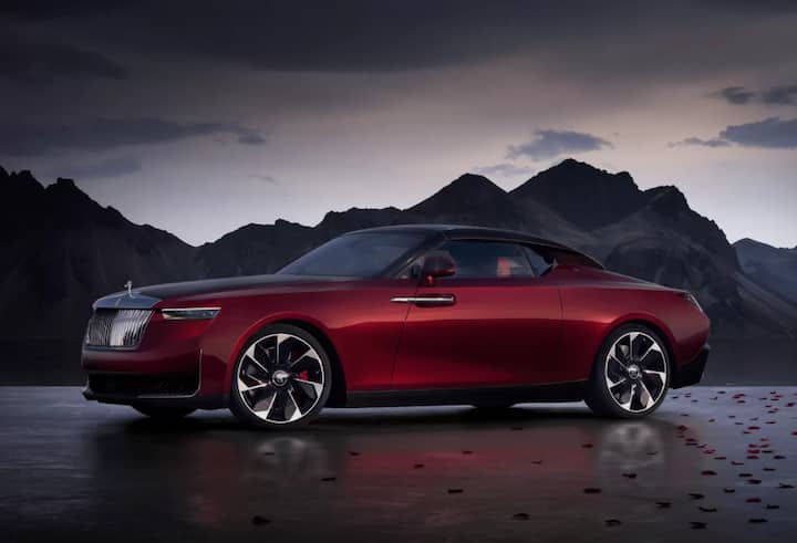 Rolls-Royce La Rose Noire Droptail: फोर्ब्स इंडिया की रिपोर्ट के मुताबिक, सबसे महंगी कार रोल्स-रॉयस ला रोज़ नॉयर ड्रॉपटेल है. इस कार की कीमत 249.48 करोड़ रुपये है.