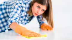 बेड के नीचे ऐसे करें फ्लोर की सफाई, बिना बेड को हटाए ऐसे फ्लोर हो जाएगा साफ?