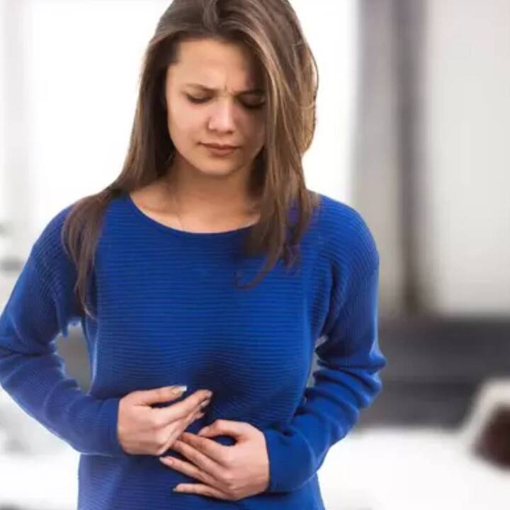 ਭੋਜਨ ਹੌਲੀ-ਹੌਲੀ ਖਾਓ ਅਤੇ ਚੰਗੀ ਤਰ੍ਹਾਂ ਚਬਾਓ ਕੁਝ ਫੂਡ ਕੰਬੀਨੇਸ਼ਨ ਵੀ ਇਸ ਸਮੱਸਿਆ ਨੂੰ ਵਧਾਉਂਦੇ ਹਨ ਜਿਸ ਤੋਂ ਬਚਣ ਦੀ ਲੋੜ ਹੈ। ਕਾਫ਼ੀ ਪਾਣੀ ਪੀਓ ਅਤੇ ਹਾਈਡਰੇਟਿਡ ਰਹੋ