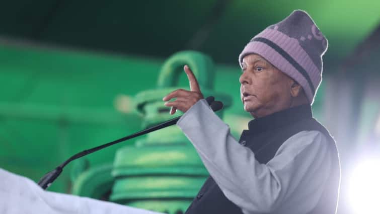 BJP Leader Krishna Kumar Kallu Filed Application Against RJD Lalu Yadav in Gandhi Maidan Police Station ANN Bihar Politics: RJD चीफ लालू यादव के खिलाफ थाने में आवेदन, बीजेपी नेता ने लगाया ये आरोप