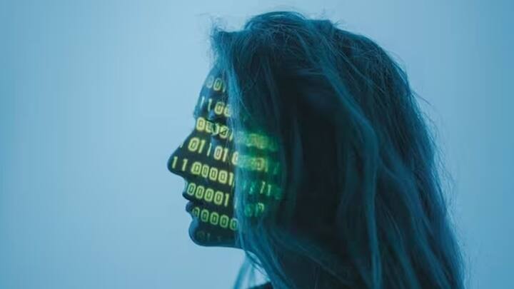 Top 5 Courses: અહીં જણાવેલા અભ્યાસક્રમો કર્યા પછી તમે સારી નોકરી મેળવી શકો છો. આજકાલ આર્ટિફિશિયલ ઈન્ટેલિજન્સ અને સાયબર સિક્યોરિટી જેવા કોર્સ ખૂબ ચર્ચામાં છે.આજકાલ દરેક વ્યક્તિ પૈસા કમાવા માંગે છે, જેના માટે કોઈને કોઈ ક્ષેત્રમાં કૌશલ્ય હોવું ખૂબ જ જરૂરી છે. આજે અમે તમને એવા જ કેટલાક કોર્સ વિશે જણાવીશું, જેને કર્યા પછી તમે સારા પગાર સાથે નોકરી મેળવી શકશો. ચાલો જાણીએ આવા 5 શાનદાર કોર્સ વિશે, જે કર્યા પછી તમે ઘણા પૈસા કમાઈ શકો છો.