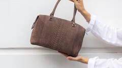 शादी, दोस्तों की पार्टी, ऑफिस, शॉपिंग... जानिए किस समय कैसा बैग रखना चाहिए?