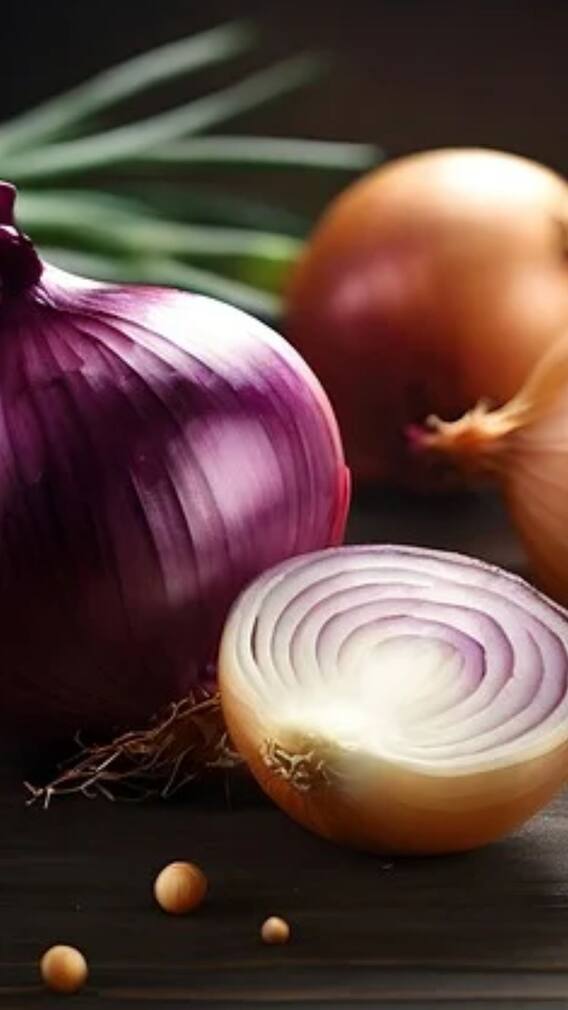 வெங்காயத்தை பச்சையாக சாப்பிடுவது நல்லதா? சமைத்து சாப்பிடுவது நல்லதா?