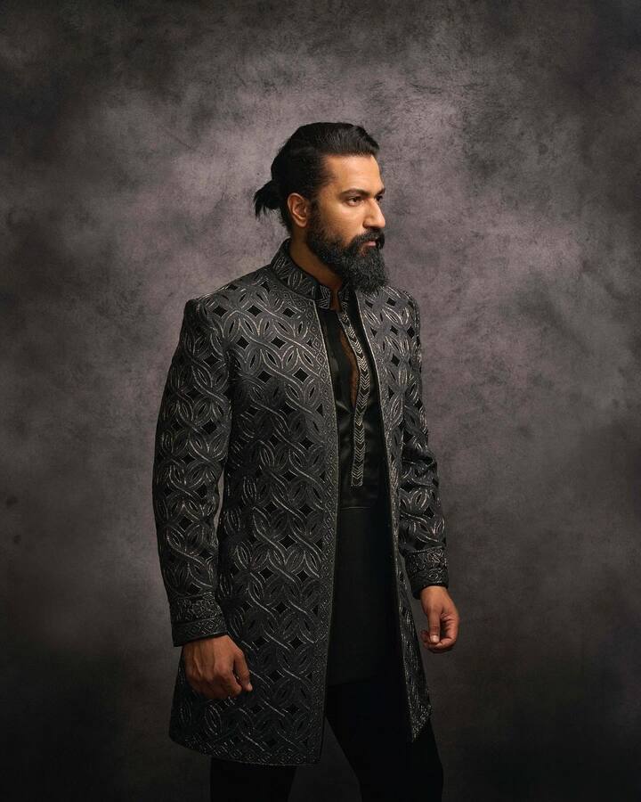 The actor flaunted his signature full face beard and a neat hairdo.