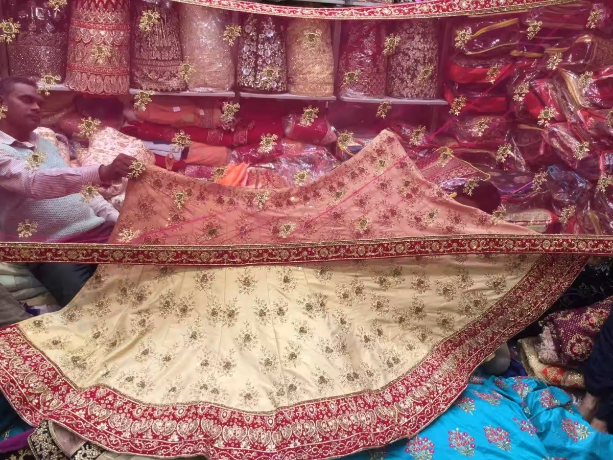 Discover the Best Lehenga Shops in Chandni Chowk Market By Sumangal Saree |  by Shikha Verma | Feb, 2024 | Medium