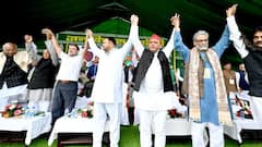 लालू यादव और तेज प्रताप के साथ इस अंदाज में दिखे अखिलेश यादव, बोले- 'इतिहास रचेंगे', शेयर की ये तस्वीरें