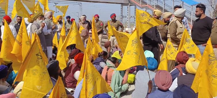 Shiromani akali dal amritsar protest in rail line for amritpal singh Punjab Politics: ਅੰਮ੍ਰਿਤਪਾਲ ਨੂੰ ਪੰਜਾਬ ਲਿਆਉਣ ਲਈ ਅਕਾਲੀ ਦਲ (ਅ) ਨੇ ਰੋਕੀਆਂ ਰੇਲਾਂ, ਪੁਲਿਸ ਨੇ ਕੀਤੀ ਕਾਰਵਾਈ