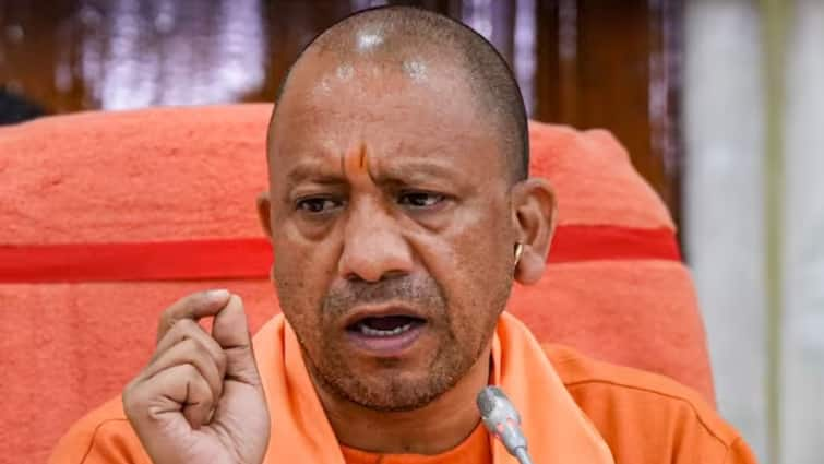 CM Yogi Adityanath Cabinet approves another metro corridor and Film City in Greater Noida Greater Noida News: सीएम योगी ने ग्रेटर नोएडा को दी 'डबल सौगात', एक और मेट्रो कॉरीडोर समेत फिल्म सिटी पर भी फैसला