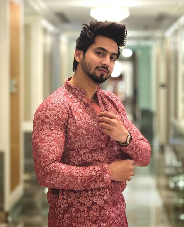 फैसल शेख उर्फ मिस्टर फैजू सोशल मीडिया की दुनिया के टॉप क्रिएटर में से एक हैं. वो अब तक खतरों के खिलाड़ी और झलक दिखला जा में नजर चुके हैं. इसके अलावा फैजू कई म्यूजिक वीडियोज में भी नजर आए हैं.