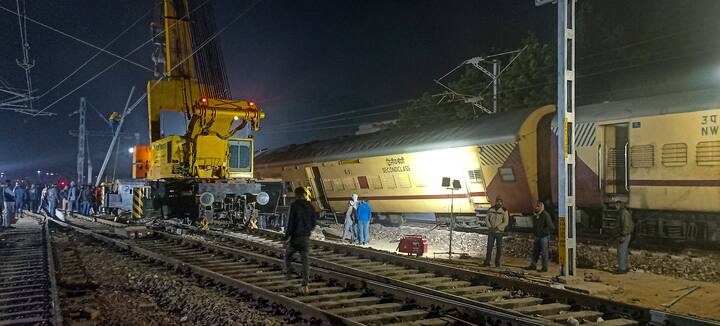 बीबीनगर- जी हां, दक्षिण भारत के मध्य रेलवे के विजयवाड़ा डिवीजन में बीबीनगर रेलवे स्टेशन है. जो लंगाना के भुवानीनगर जिले में स्थित है.