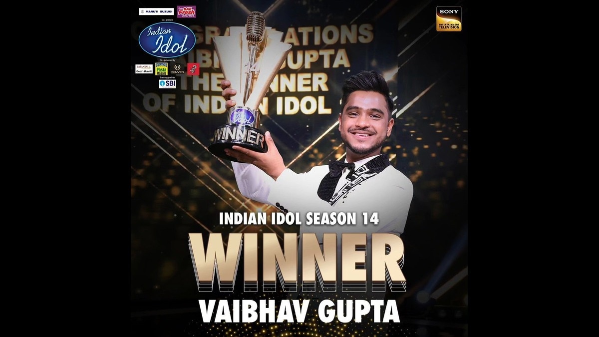 Indian Idol 14 Winner Vaibhav Gupta Of Kanpur Lifts The Trophy Wins ...