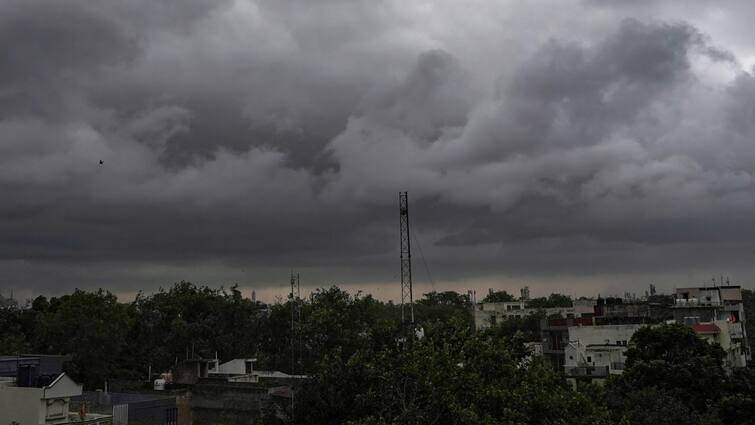 दिल्ली में छाए रहेंगे बादल, तापमान में बढ़ोतरी का अनुमान, जानें- IMD का अपडेट 