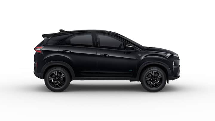 EV Nexon এবং ICE Nexon- এর মধ্যে আগও যা পার্থক্য ছিল। Dark Edition-এও একই পার্থক্য রয়েছে। নেক্সন ইডি ডার্কে ফুল উইথ লাইটিং সিগনেচার রয়েছে।