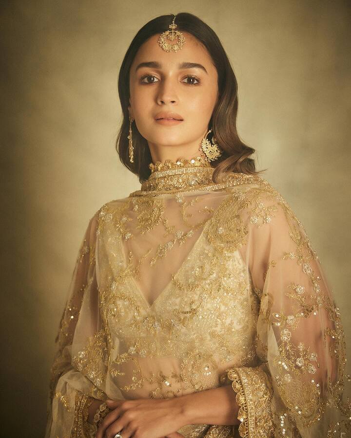 बॉलिवूड अभिनेत्री नीतू कपूर (Neetu Kapoor)सोशल मीडियावर सक्रिय असतात(PHOTO:aliaabhatt/IG)