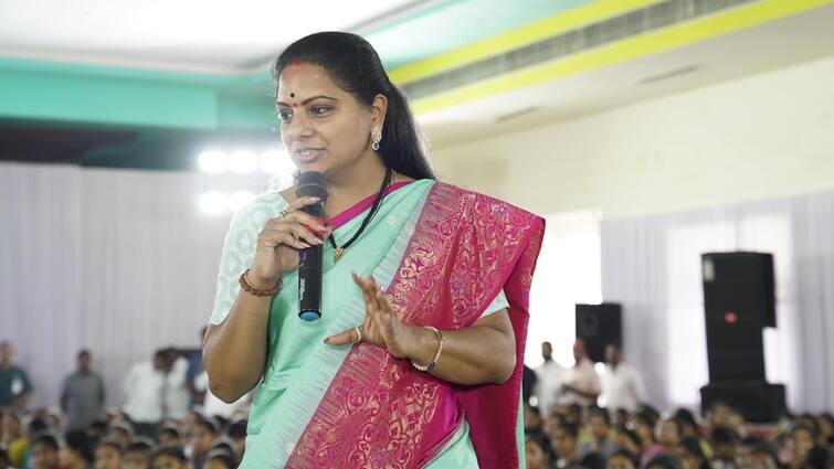 Kalvakuntla Kavitha fires on Revanth Reddy over addressing PM Modi as Peddanna Kavitha on Revanth: తెలంగాణకు మోదీ పెద్దన్న ఎలా? రేవంత్ వ్యాఖ్యలపై కవిత కౌంటర్